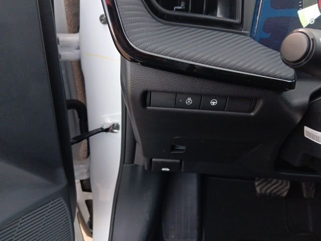 New 2026 Aspen White TriCoat Nissan SR image 14