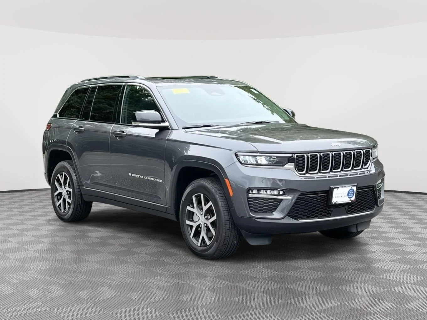 Used 2025 Baltic Gray Metallic Clearcoat Jeep Limited image 3