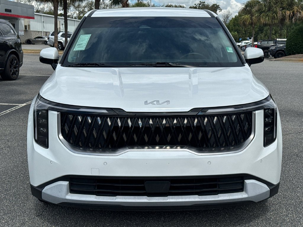 Used 2025 White Kia LXS image 8