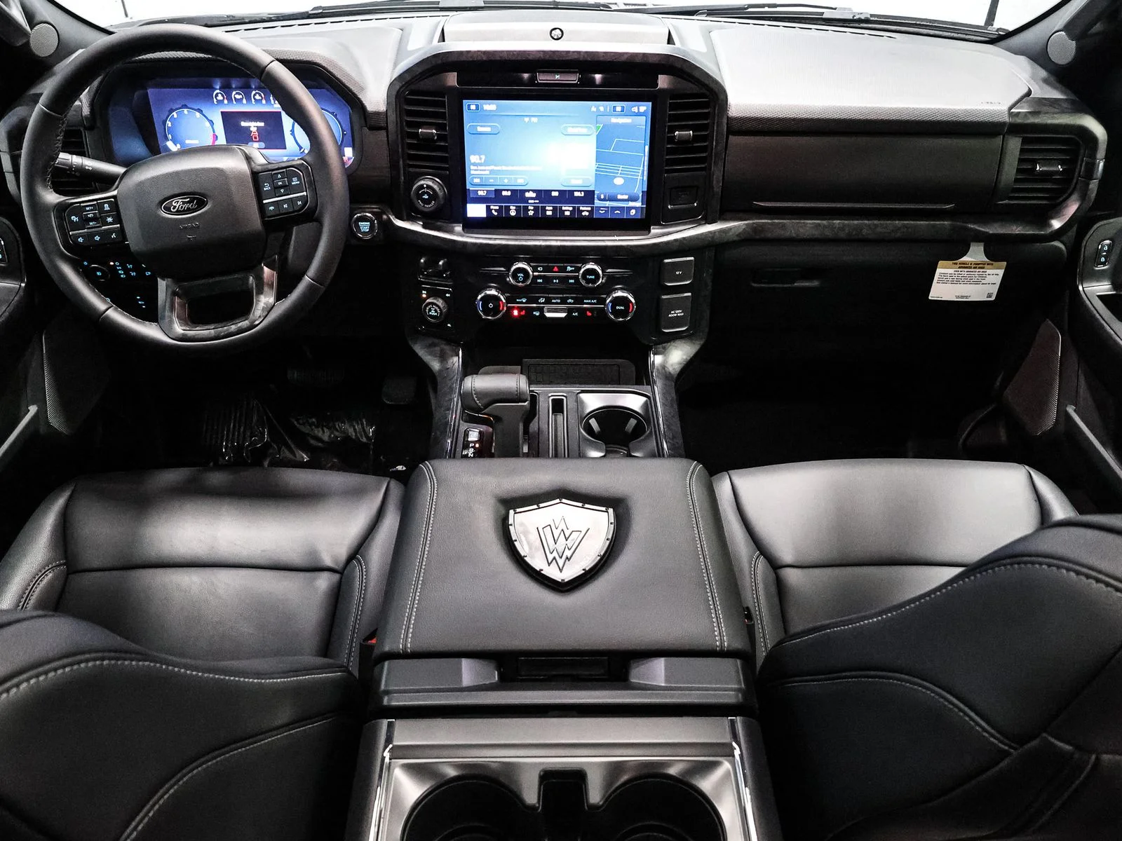 2025 Ford F-150 XLT - Photo 25