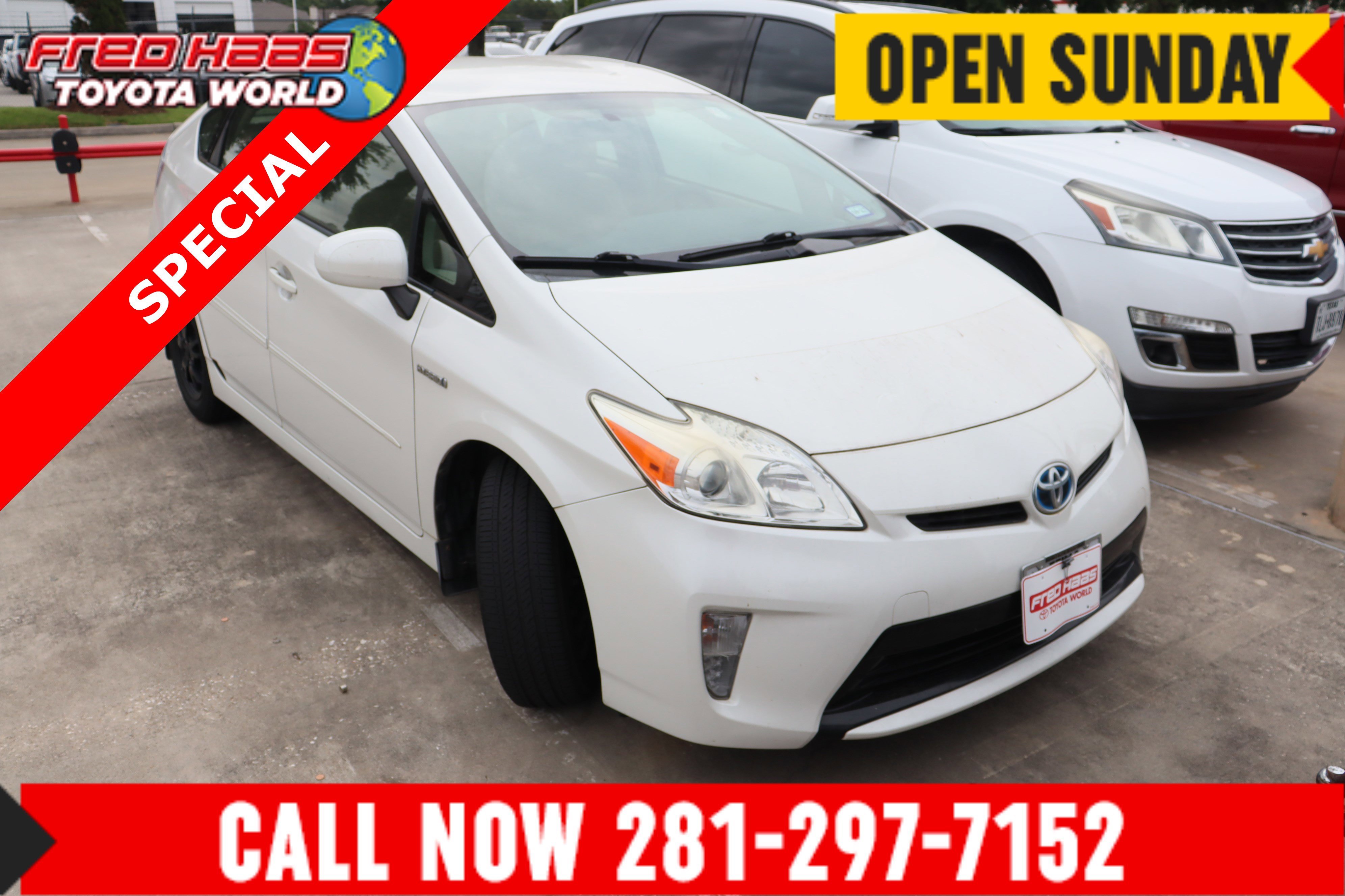 2014 Toyota Prius Three's photo