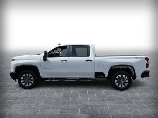 Used 2024 Summit White Chevrolet Custom image 4