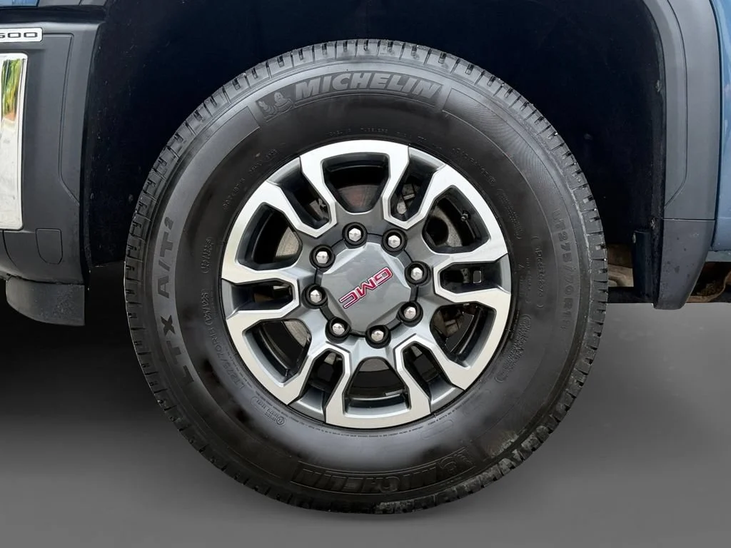 Used 2024 Downpour Metallic GMC SLE image 14