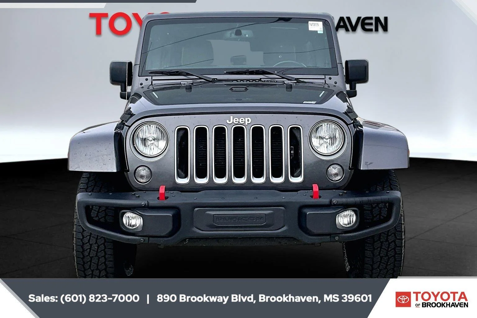 Used 2016 Granite Crystal Metallic Clearcoat Jeep Sahara image 3