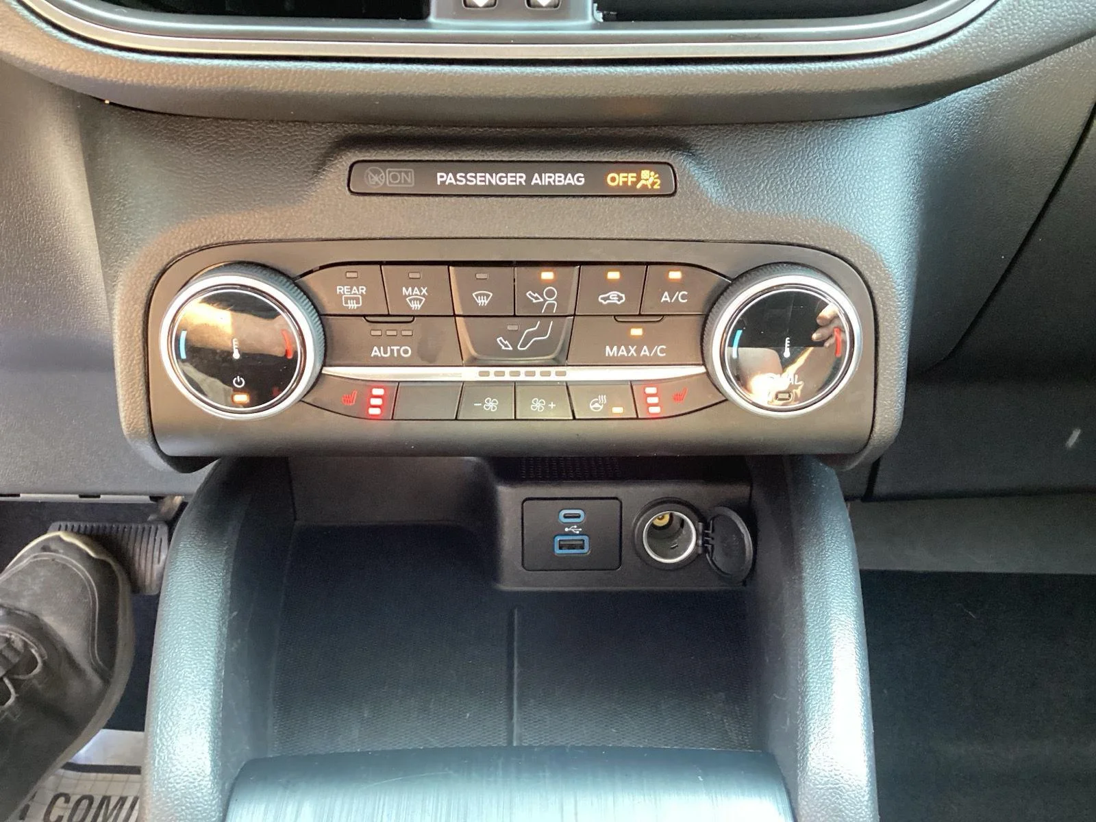 Used 2023 Star White Metallic Tri-Coat Ford Active image 24