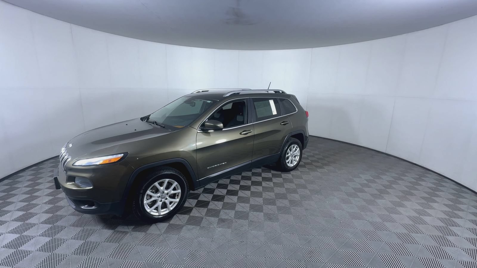 Used 2014 Eco Green Pearlcoat Jeep Latitude image 3