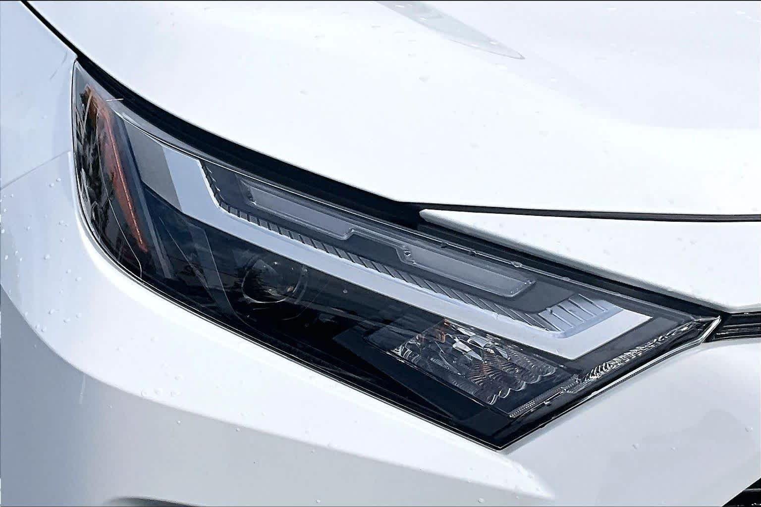 Used 2025 Ice Cap Toyota XLE image 51