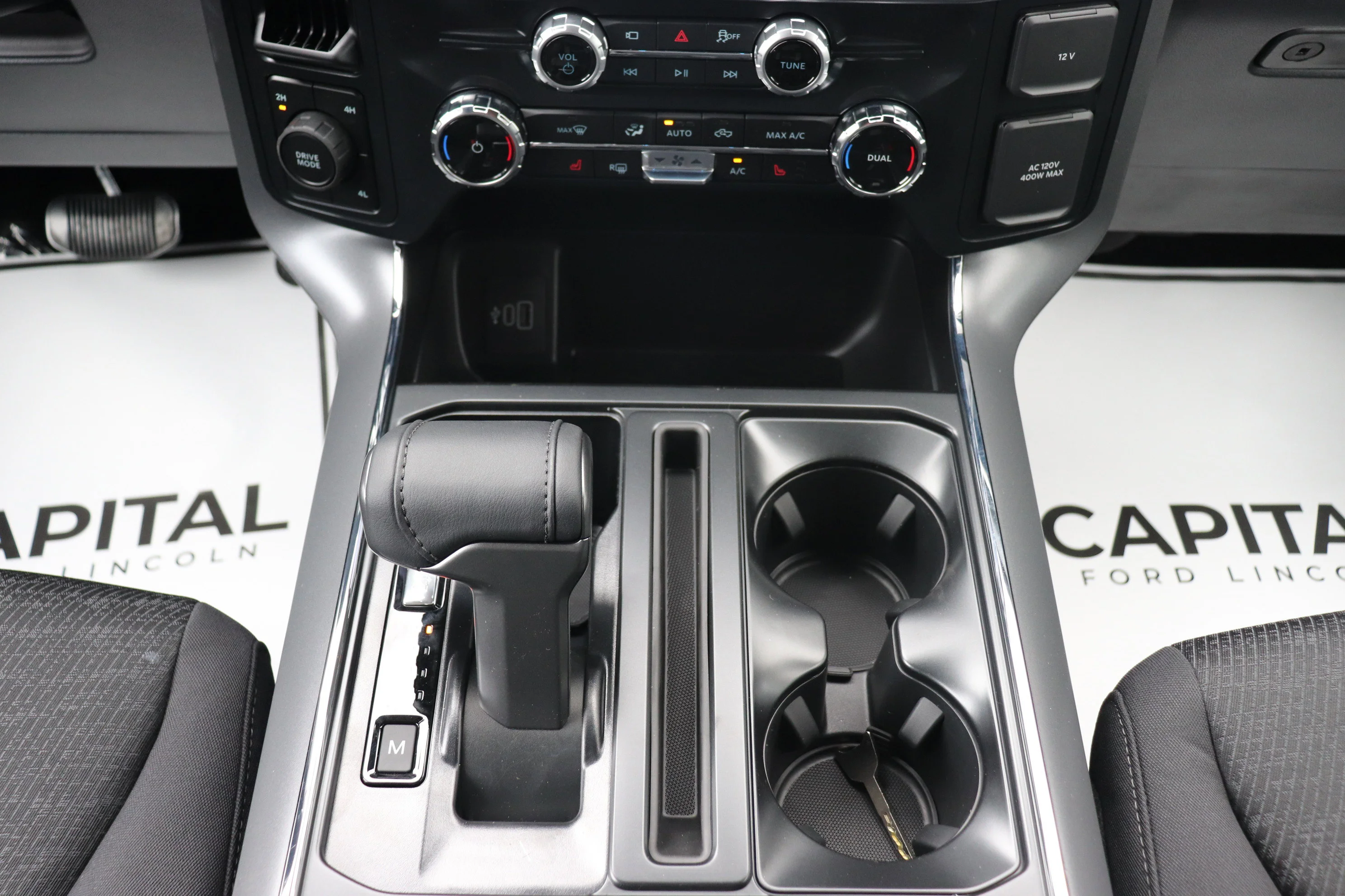 New 2026 OXFORD WHITE Ford XLT image 18