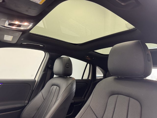 Certified Used 2022 Polar White Mercedes-Benz GLA 250 image 5