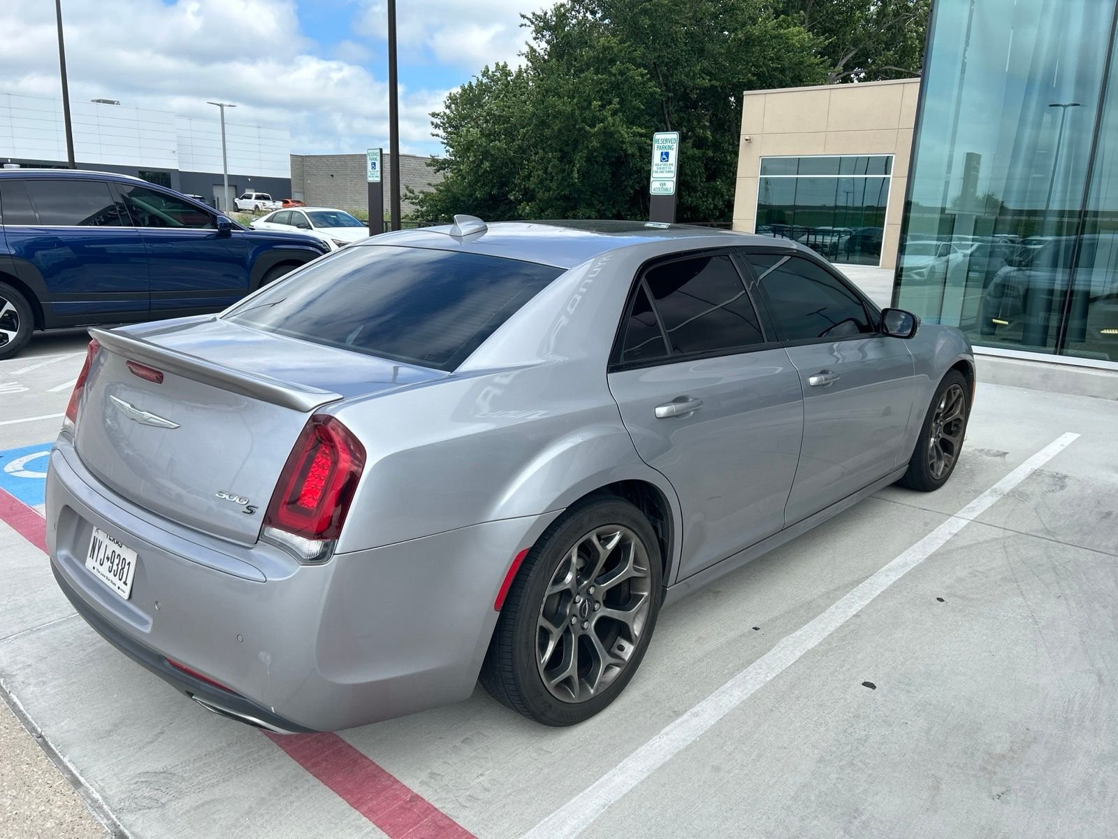 Used 2018 Billet Silver Metallic Clearcoat Chrysler S image 5