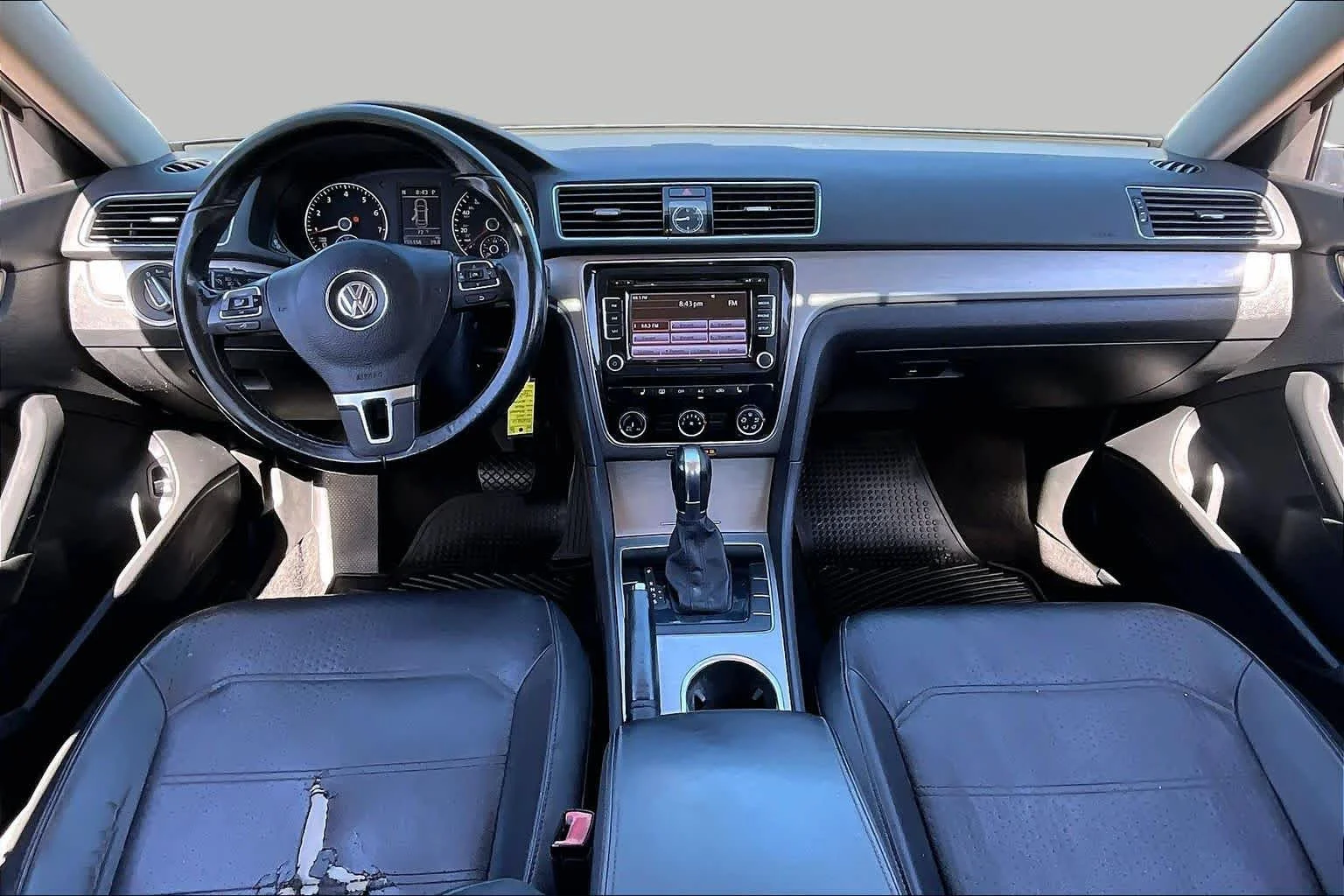 Used 2014 Platinum Gray Metallic Volkswagen SE image 13