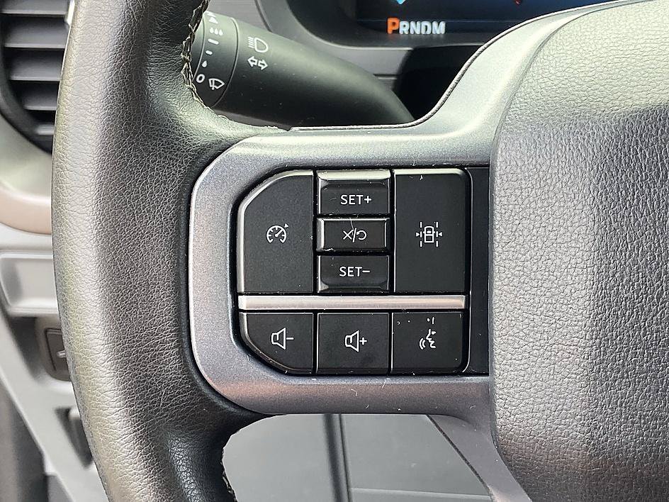 Used 2025 Black Metallic Ford XLT image 17