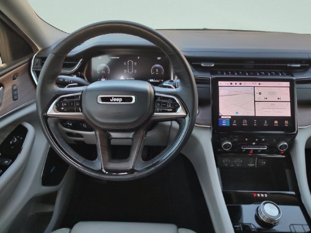 Used 2023 White Jeep Summit image 10