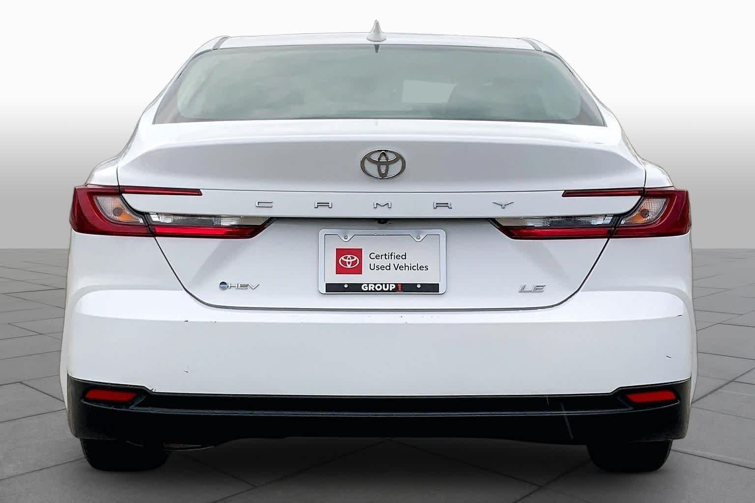 Used 2025 Ice Cap Toyota LE image 5