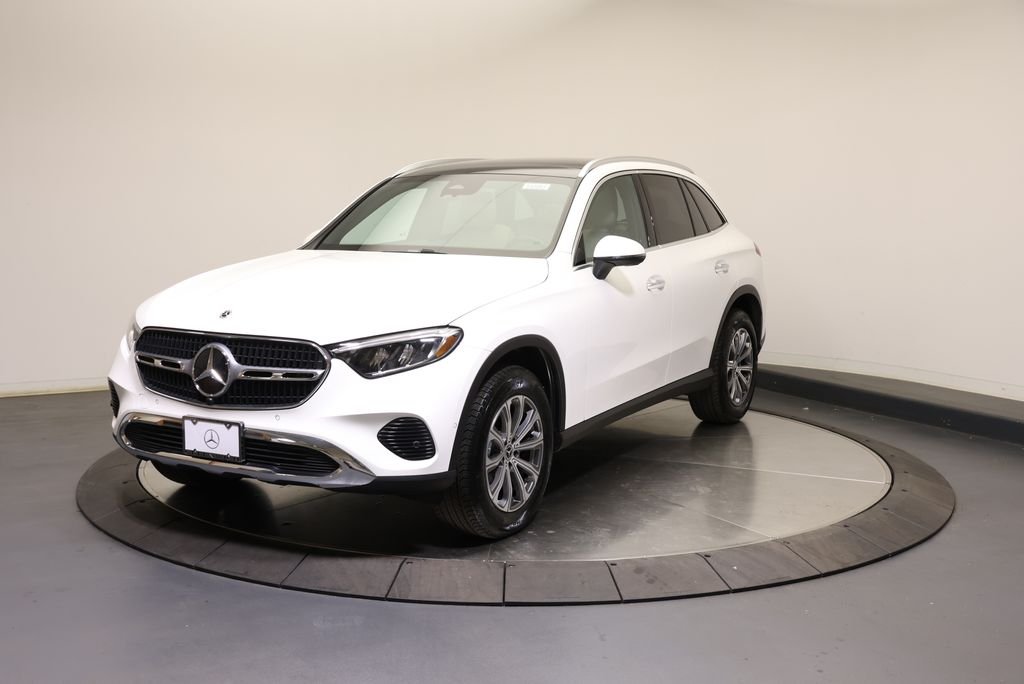 Certified Used 2026 Polar White Mercedes-Benz GLC 300 image 3