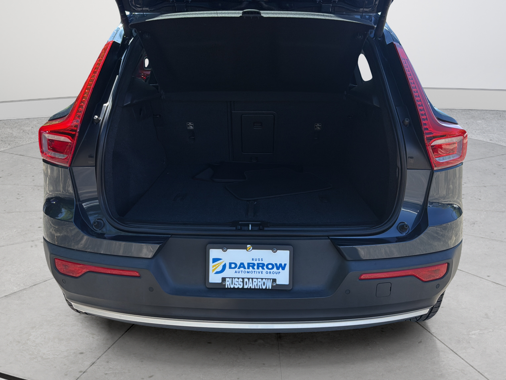 Used 2021 Blue Volvo Momentum image 16