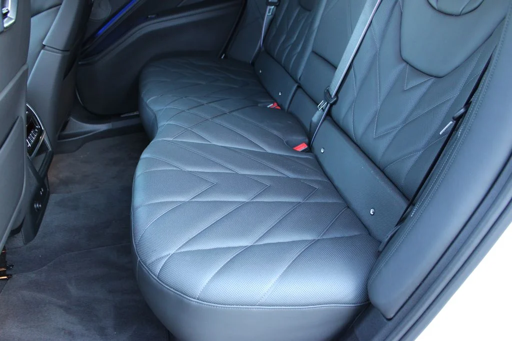 2023 BMW XM Base - Photo 23
