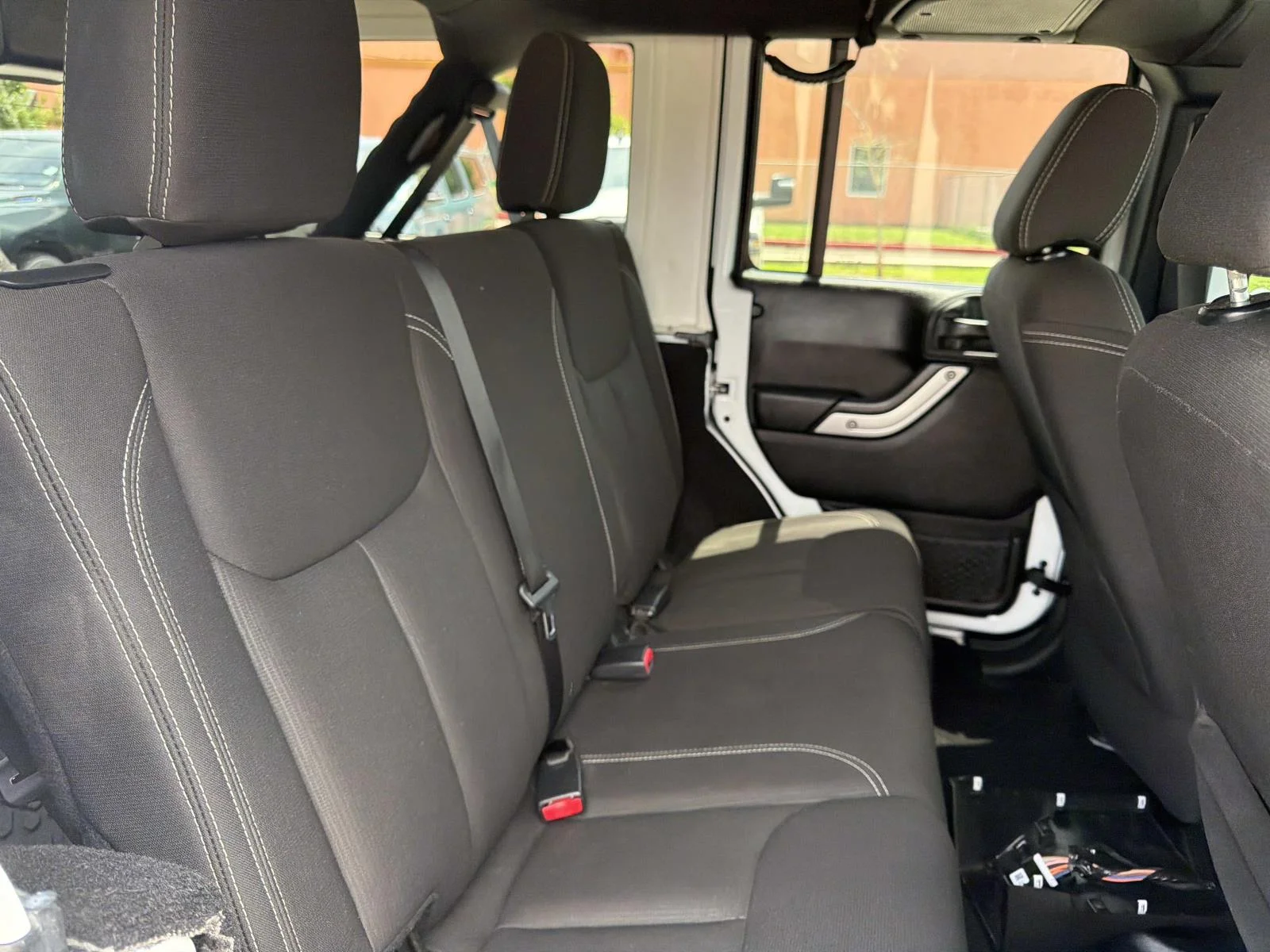 Used 2017 White Jeep Sahara 4x4 image 9