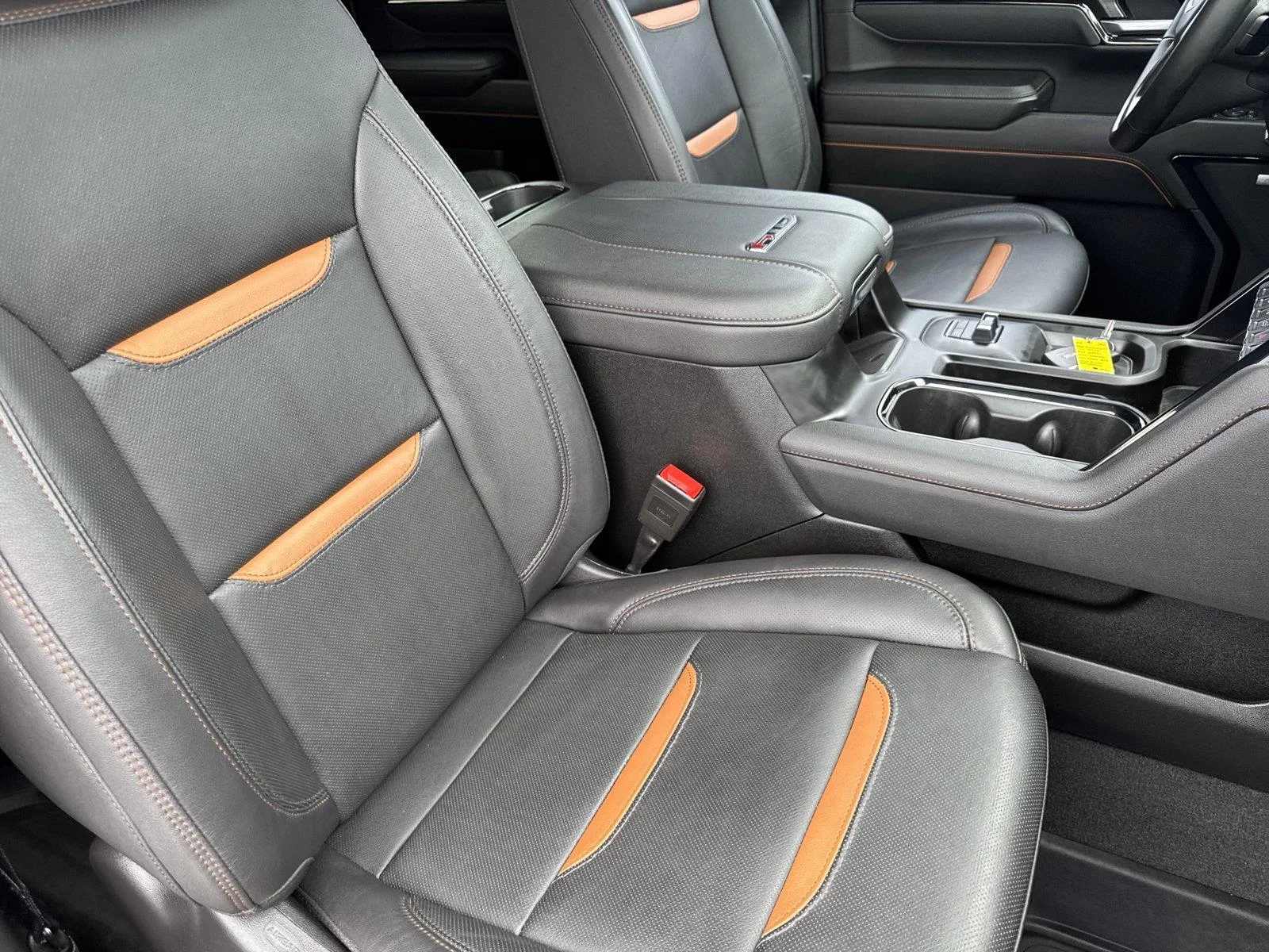 Used 2025 Sterling Metallic GMC AT4 image 37