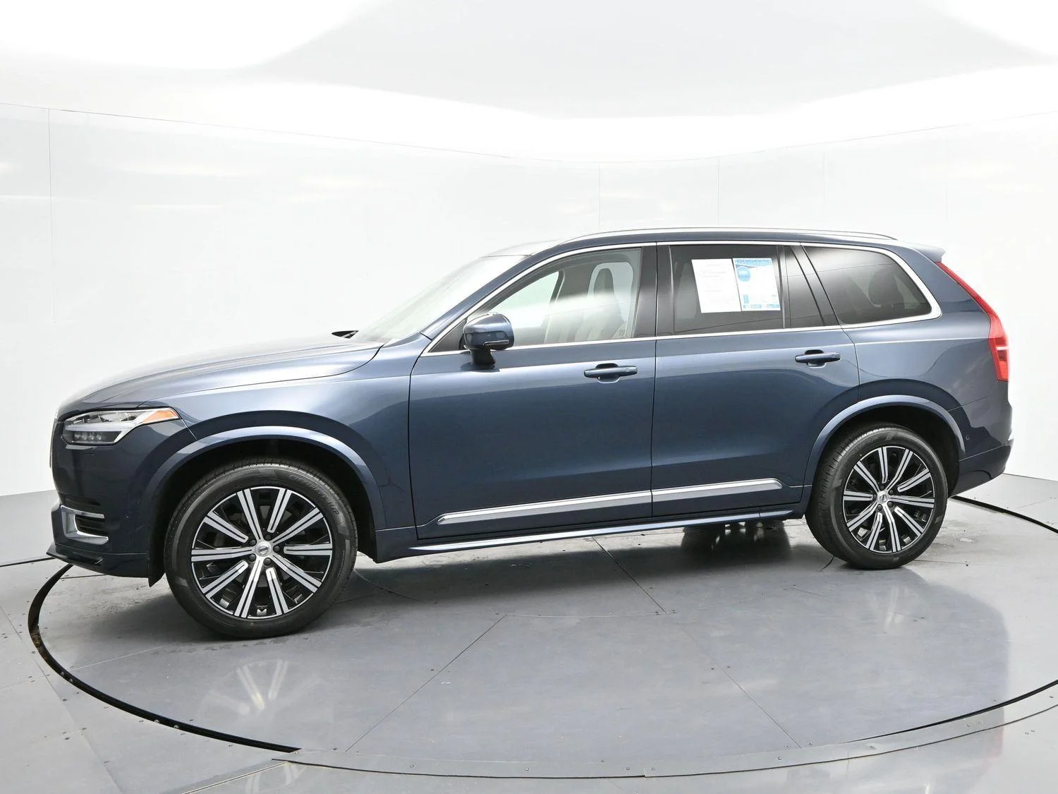 Used 2023 Blue Volvo Plus image 8