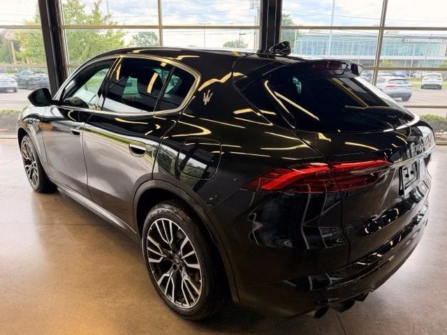 Used 2025 Black Maserati Base image 3