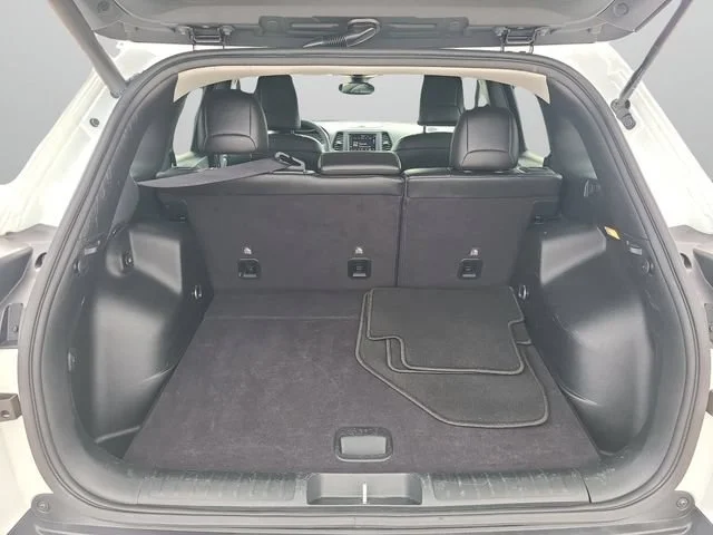 Used 2023 White Jeep Altitude Lux image 11