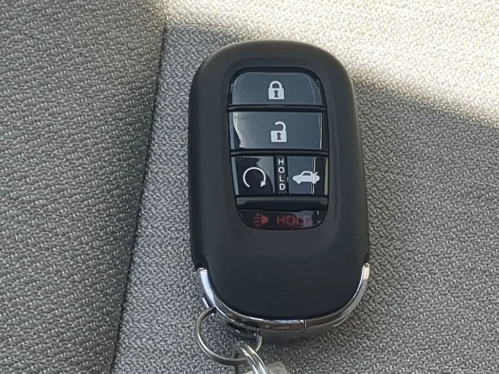 New 2026 Platinum White Pearl Honda LX image 36