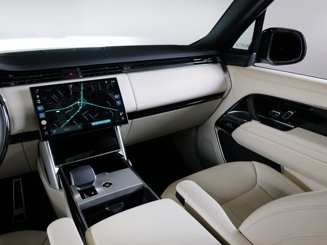 New 2026 Fuji White Land Rover SE image 18