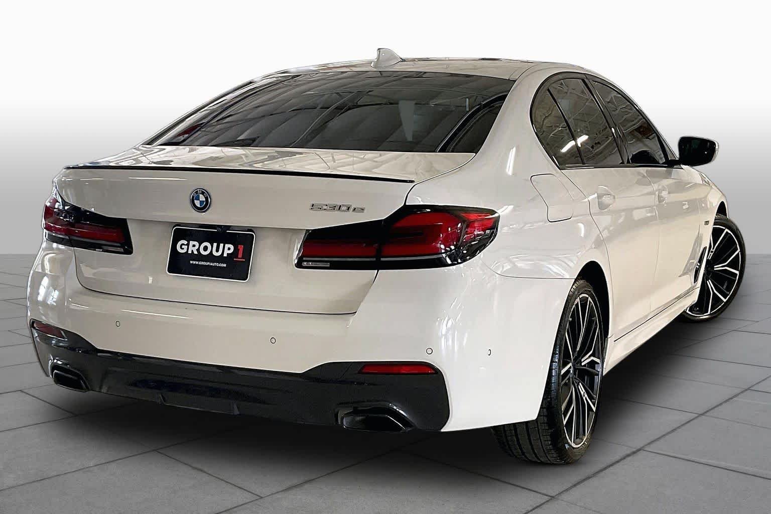 Used 2023 Alpine White BMW 530e image 12