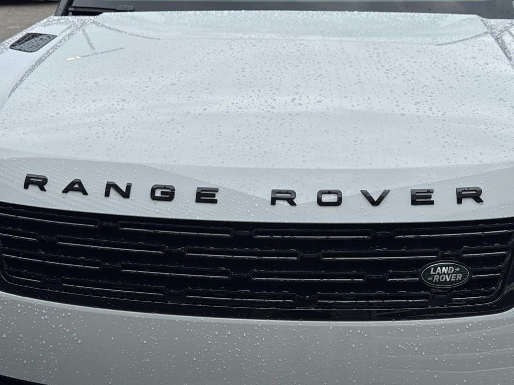 New 2026 Fuji White Land Rover Dynamic SE image 11