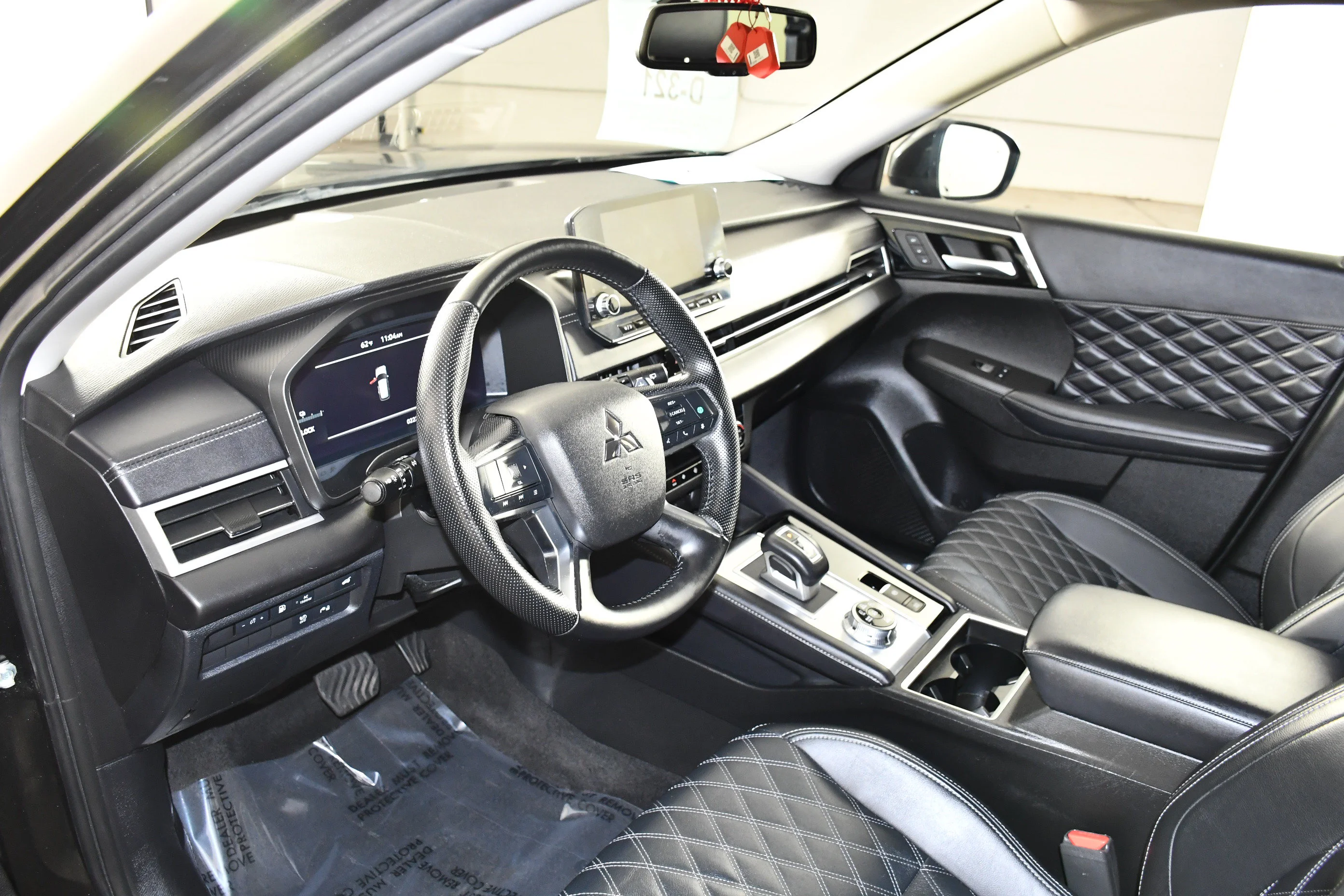 Certified Used 2024 Black Diamond Mitsubishi SEL image 2