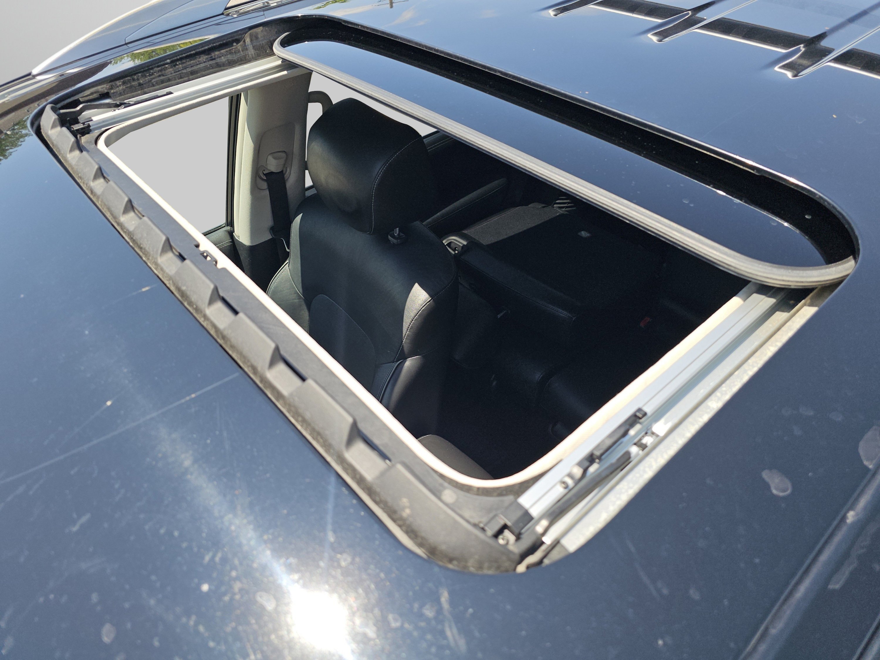 Used 2015 Black Obsidian INFINITI Base image 8