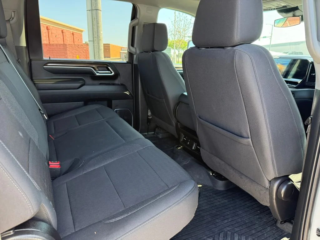 Used 2025 White Chevrolet LT image 14