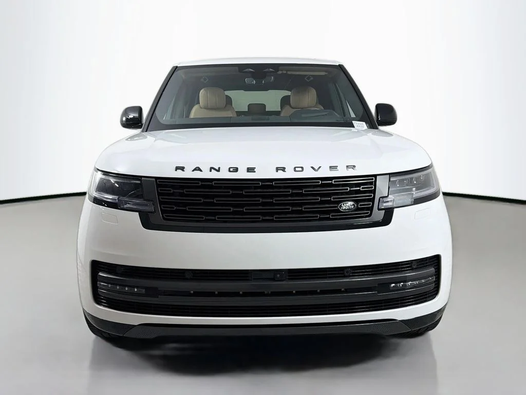 New 2026 Fuji White Land Rover SE image 2