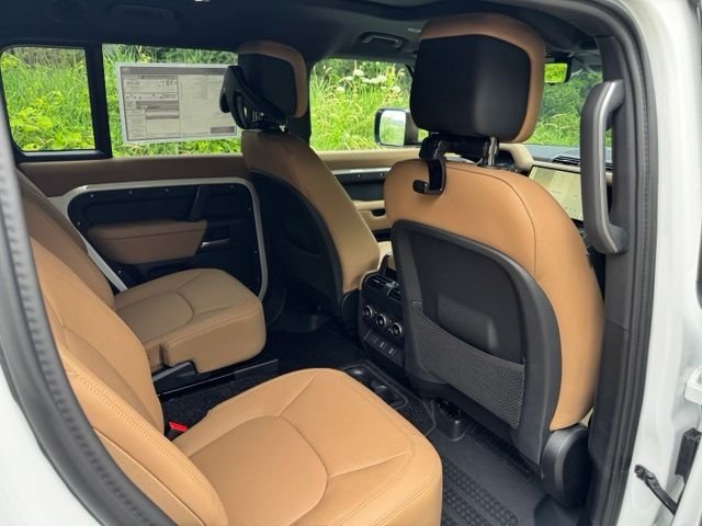 New 2026 Fuji White Land Rover S image 19