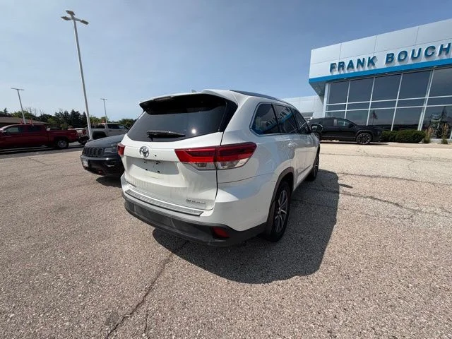 Used 2019 Blizzard Pearl Toyota XLE image 3