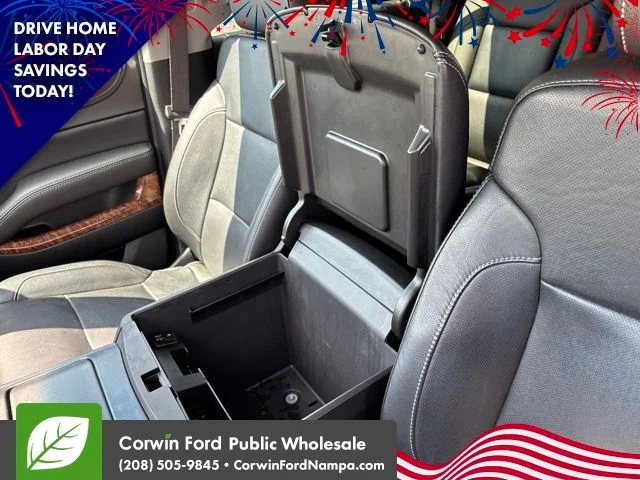 Used 2015 White Diamond Clearcoat Chevrolet  image 23
