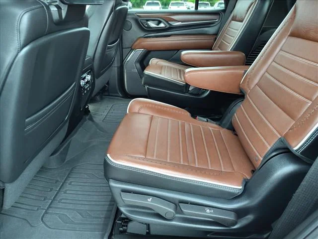 2024 GMC Yukon Denali Ultimate - Photo 10
