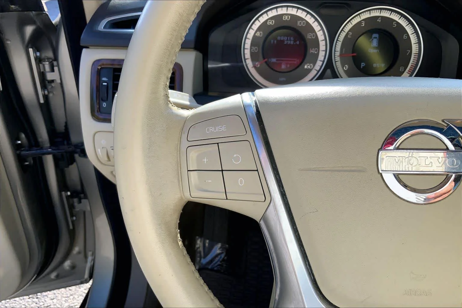 Used 2013 Twilight Bronze Metallic Volvo 3.2L image 22