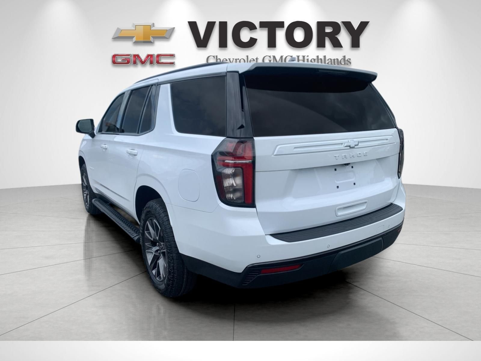 Used 2023 White Chevrolet Z71 image 5