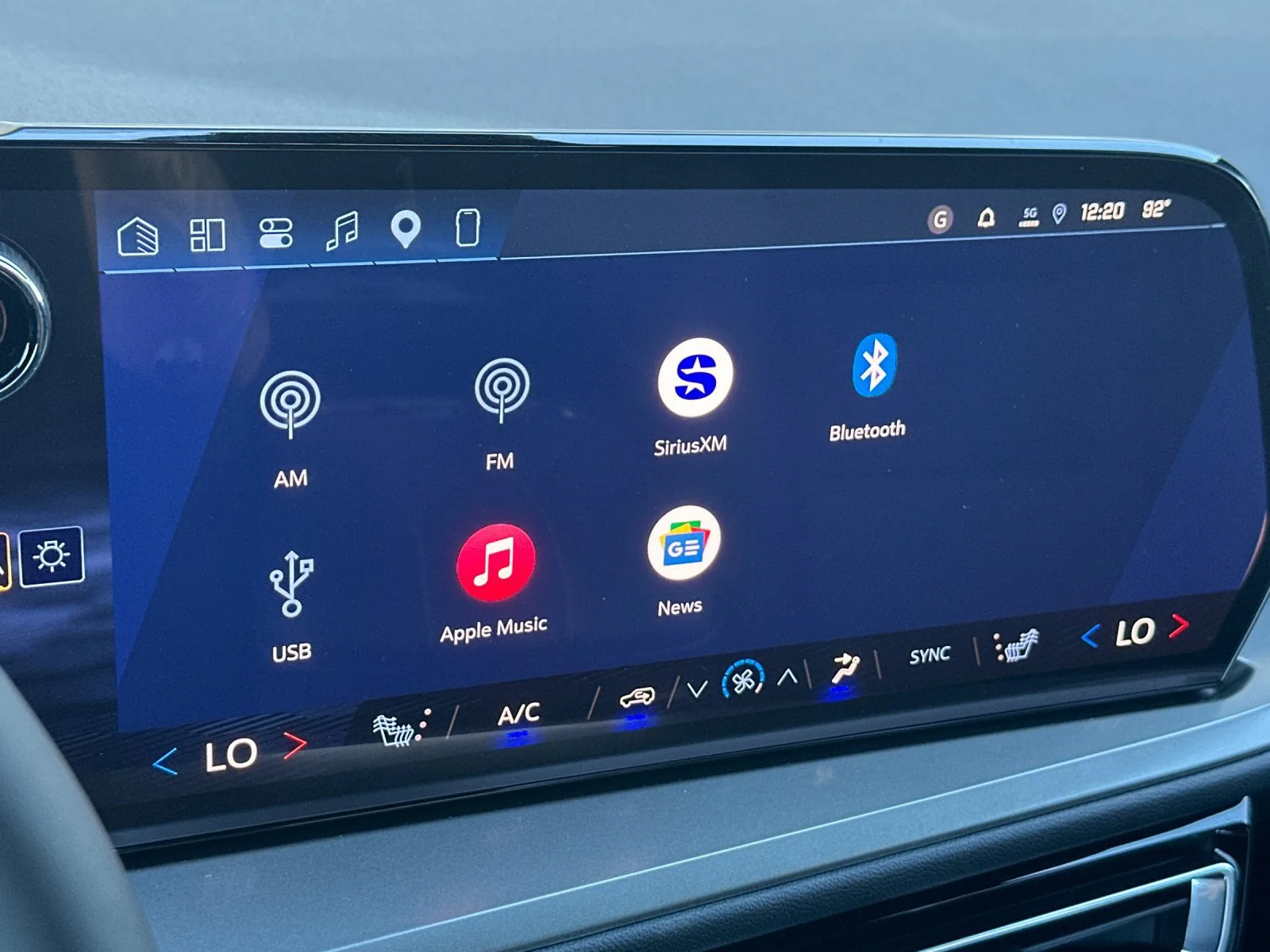 New 2027 Summit White Chevrolet LT image 18