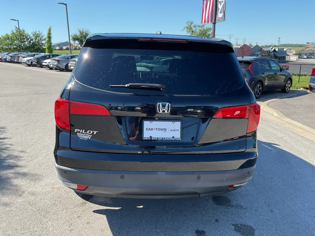 Used 2017 Crystal Black Pearl Honda EX-L image 9