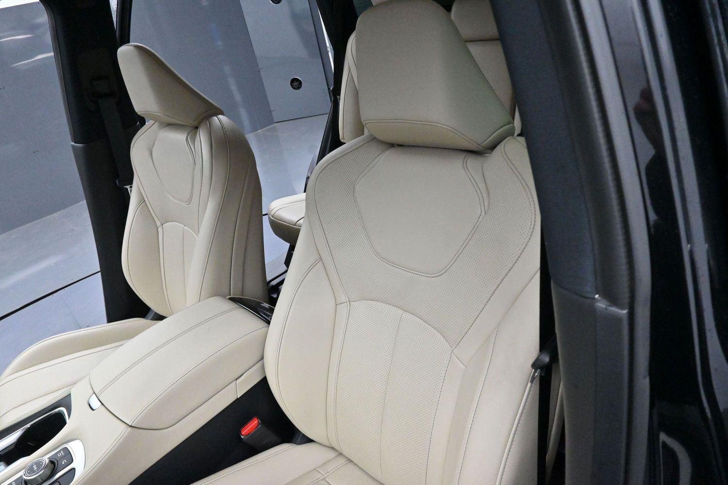 Used 2023 Mineral Black INFINITI PURE image 16