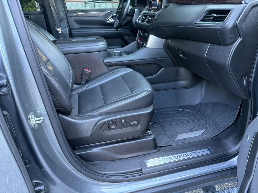 Used 2021 Gray Chevrolet Z71 image 13