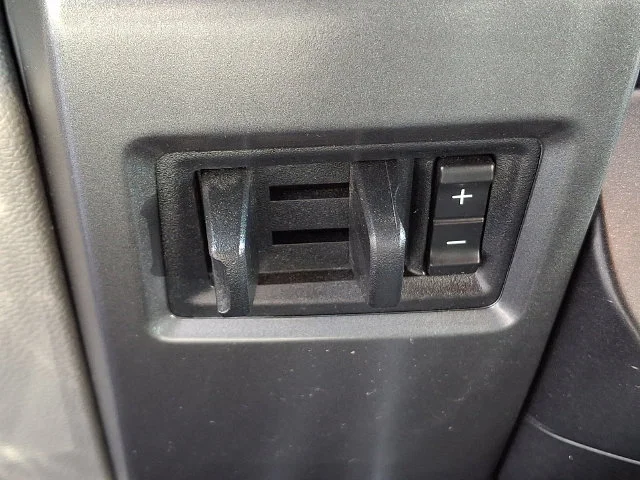 Used 2020 Blue Ford XLT image 24