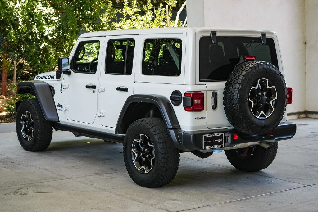 Used 2022 White Jeep Unlimited Rubicon 4xe image 4