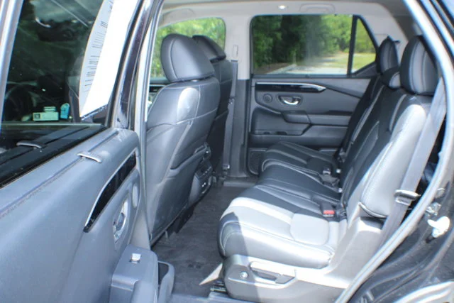 Used 2023 Crystal Black Pearl Honda Touring image 13