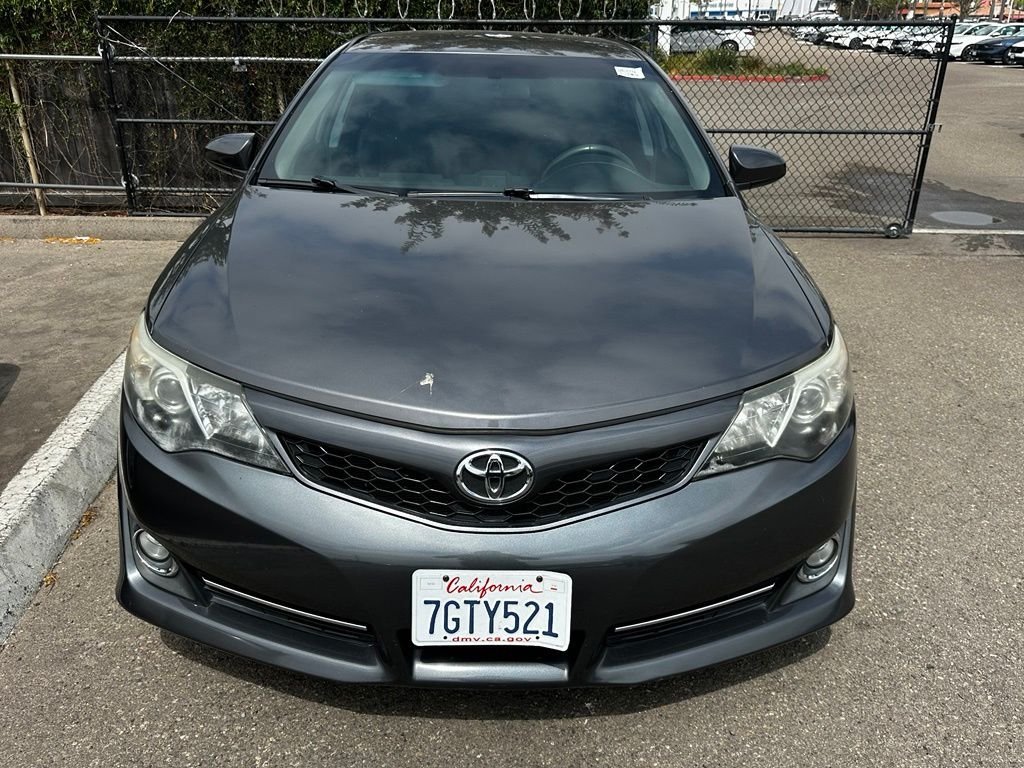Used 2014 Gray Toyota SE image 4
