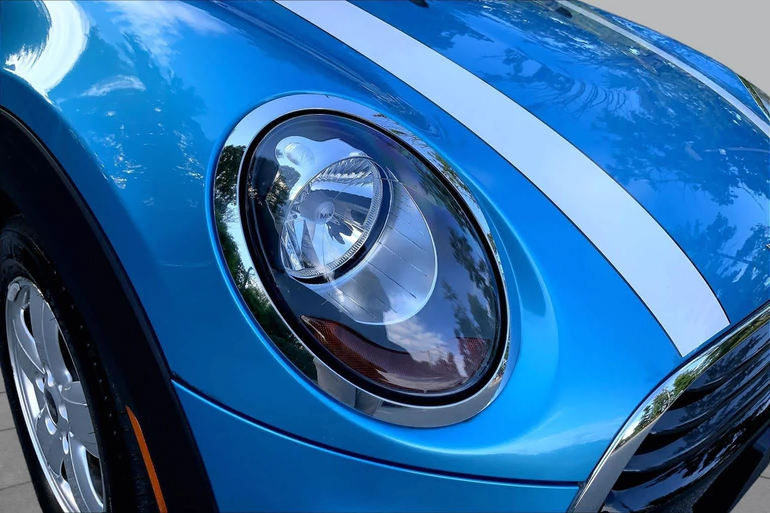 Used 2017 Electric Blue Metallic MINI Cooper image 26