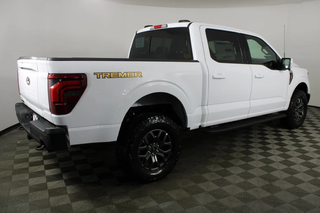 New 2026 Oxford White Ford Tremor image 5